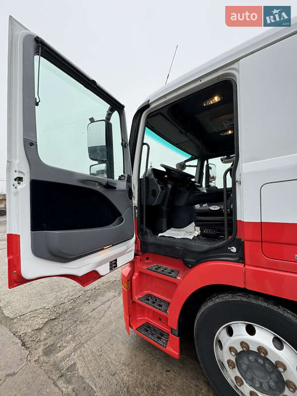 Автовоз Mercedes-Benz Actros 2013 в Вараше