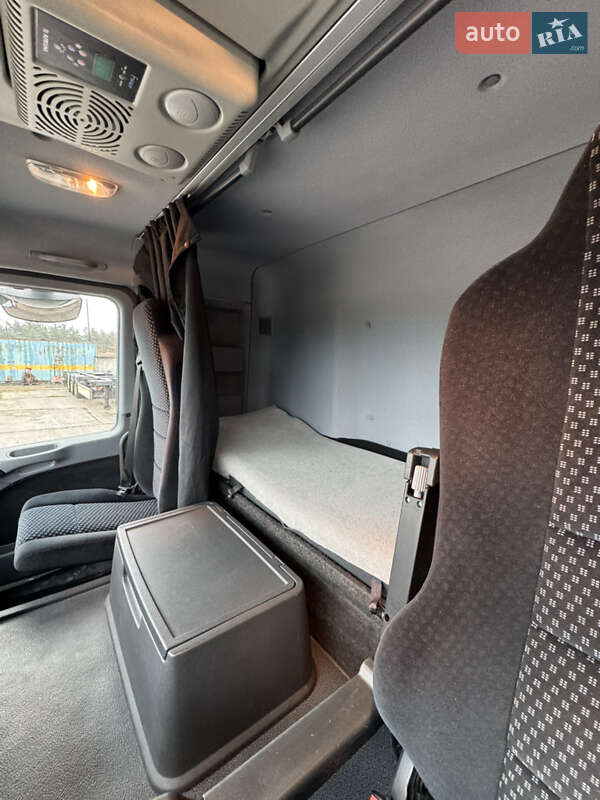 Автовоз Mercedes-Benz Actros 2013 в Вараше