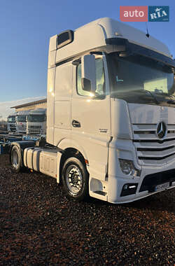 Тягач Mercedes-Benz Actros 2013 в Іршаві