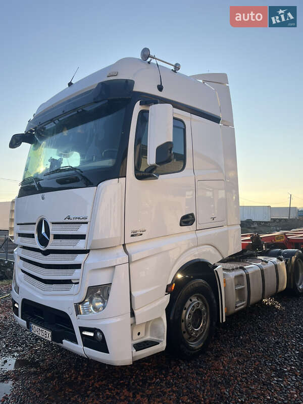 Тягач Mercedes-Benz Actros 2013 в Иршаве