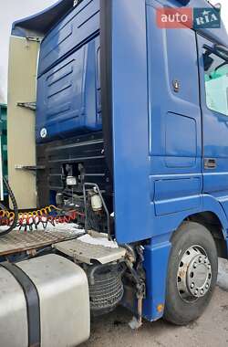 Тягач Mercedes-Benz Actros 2004 в 