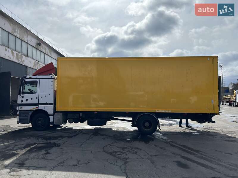 Грузовой фургон Mercedes-Benz Actros 2000 в Киеве