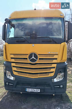 Контейнеровоз Mercedes-Benz Actros 2016 в 