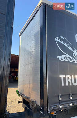 Тентований Mercedes-Benz Actros 2005 в 