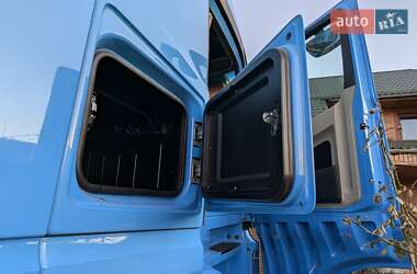Тягач Mercedes-Benz Actros 2013 в 