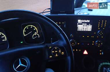Тягач Mercedes-Benz Actros 2013 в 