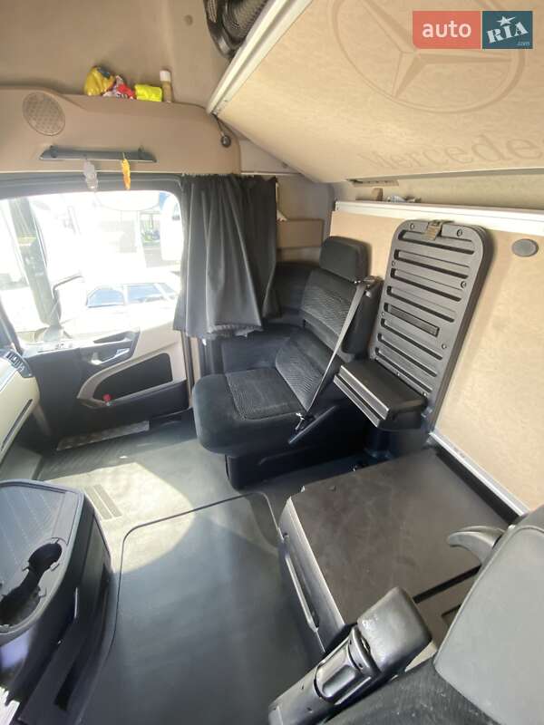 Тягач Mercedes-Benz Actros 2015 в Иршаве