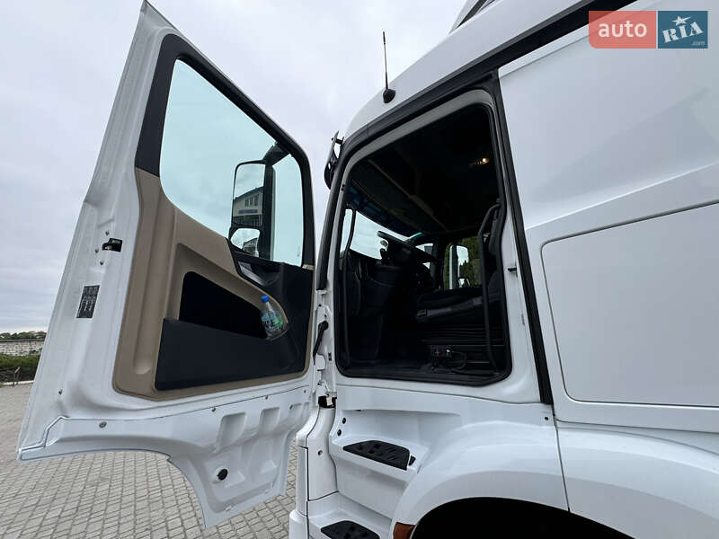 Тягач Mercedes-Benz Actros 2016 в Львове