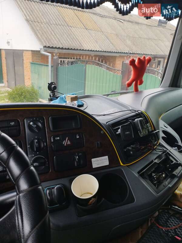 Вантажний фургон Mercedes-Benz Actros 2003 в Сумах