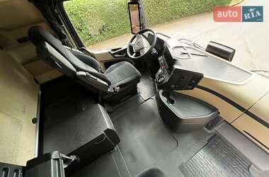 Контейнеровоз Mercedes-Benz Actros 2021 в 