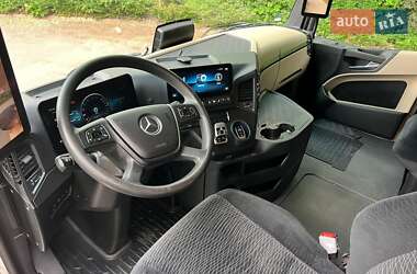 Контейнеровоз Mercedes-Benz Actros 2021 в 