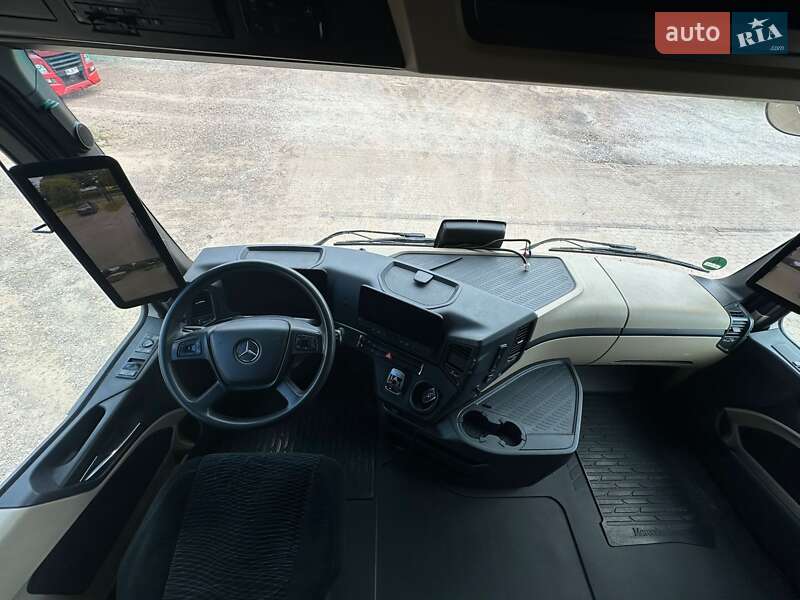 Контейнеровоз Mercedes-Benz Actros 2021 в Черновцах