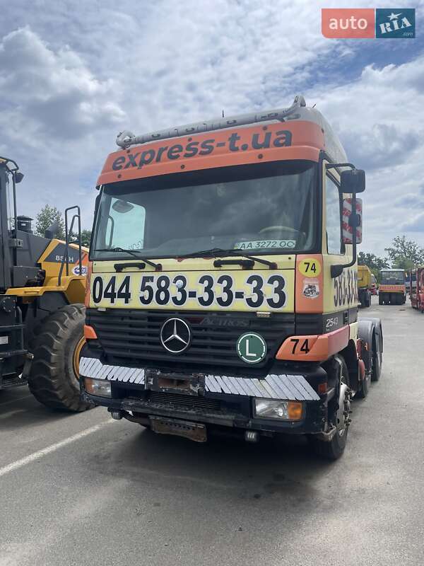 Тягач Mercedes-Benz Actros 1999 в Києві