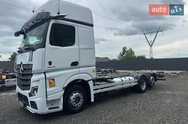 Контейнеровоз Mercedes-Benz Actros 2020 в Луцке