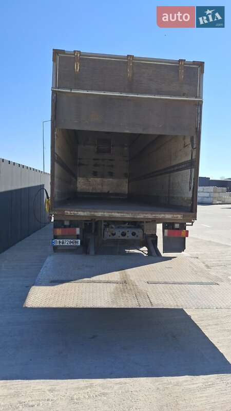 Грузовой фургон Mercedes-Benz Actros 2000 в Новых Санжарах