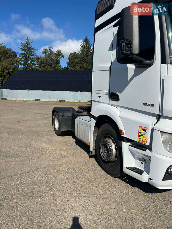 Бензовоз Mercedes-Benz Actros 2014 в Чернівцях