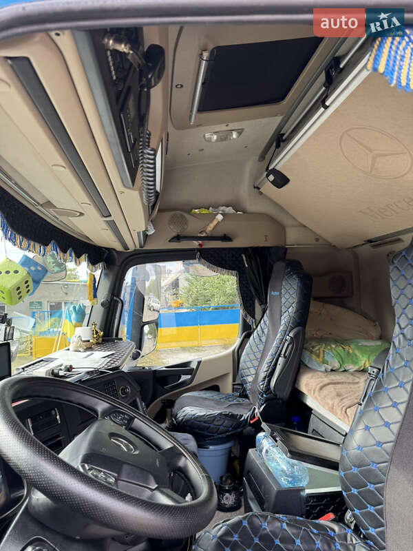 Тягач Mercedes-Benz Actros 2015 в Києві