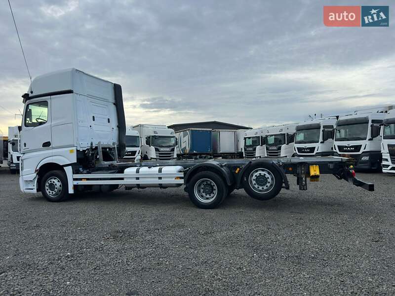 Контейнеровоз Mercedes-Benz Actros 2020 в Луцке
