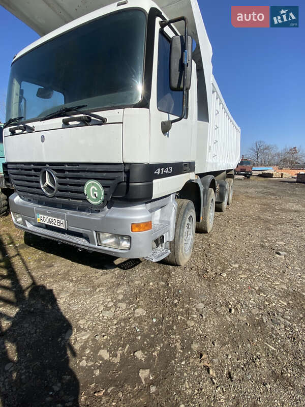 Самоскид Mercedes-Benz Actros 2001 в Ужгороді