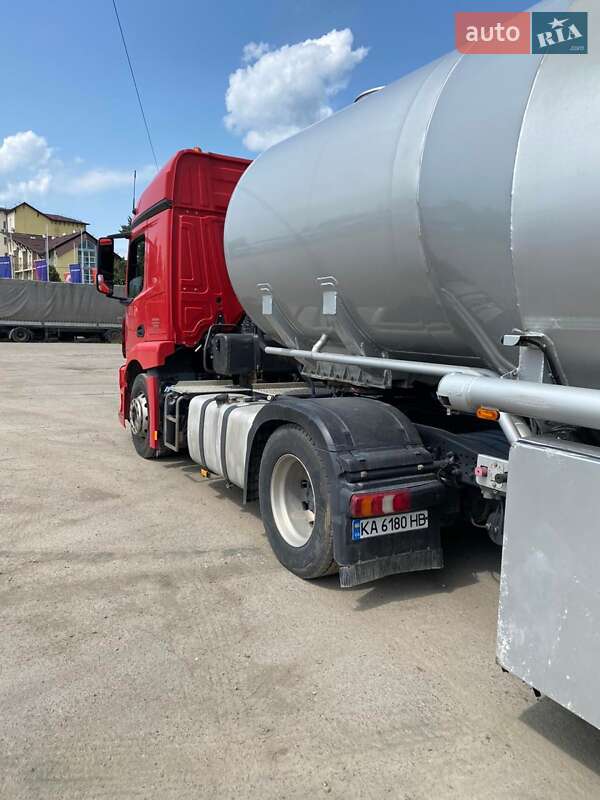 Бензовоз Mercedes-Benz Actros 2015 в Києві