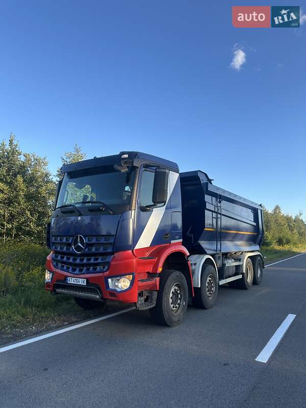 Самоскид Mercedes-Benz Arocs 2015 в Івано-Франківську