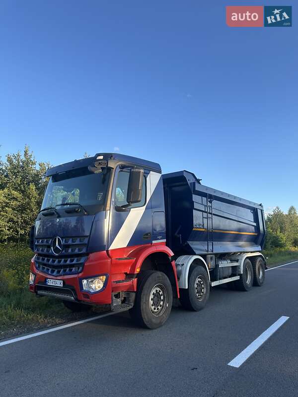 Самоскид Mercedes-Benz Arocs 2015 в Івано-Франківську