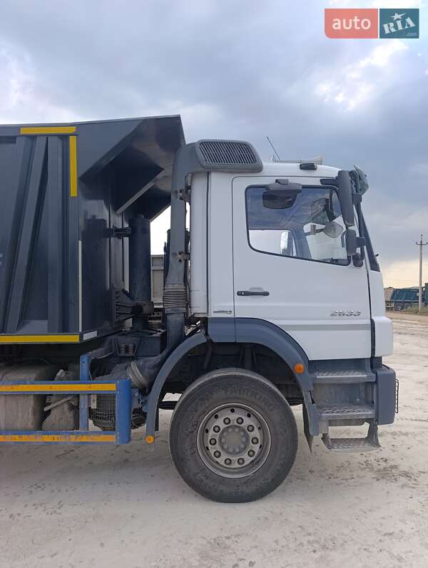 Mercedes-Benz Arocs 2013