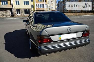 Седан Mercedes-Benz Atego 1992 в Стрые