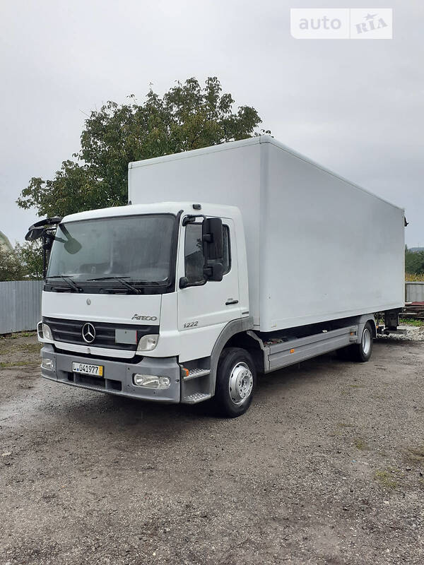 Грузовой фургон Mercedes-Benz Atego 2010 в 