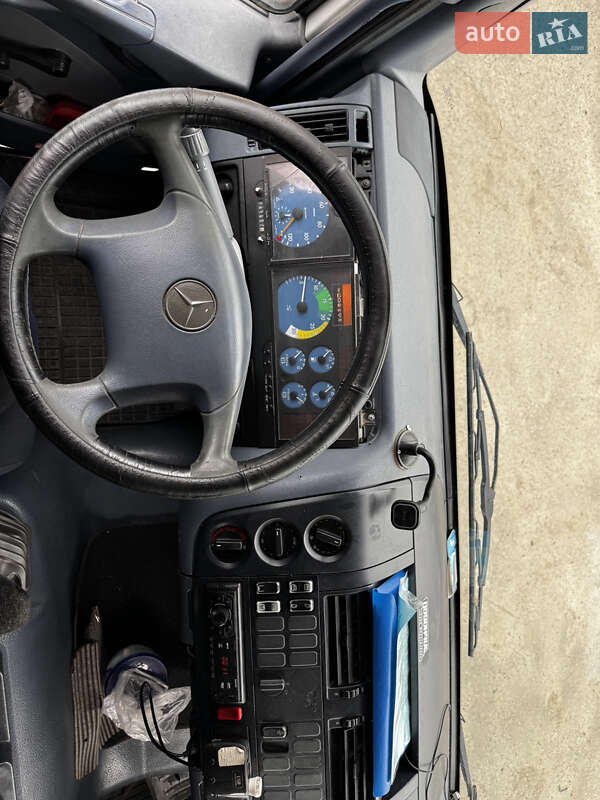 Грузовой фургон Mercedes-Benz Atego 1998 в Львове