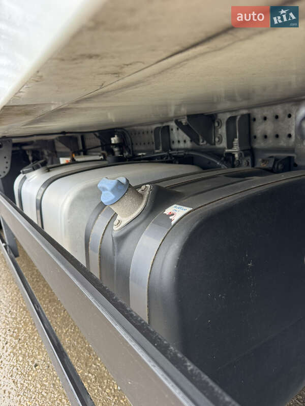 Рефрижератор Mercedes-Benz Axor 2010 в Львове