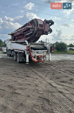 Бетононасос Mercedes-Benz Axor 2012 в 
