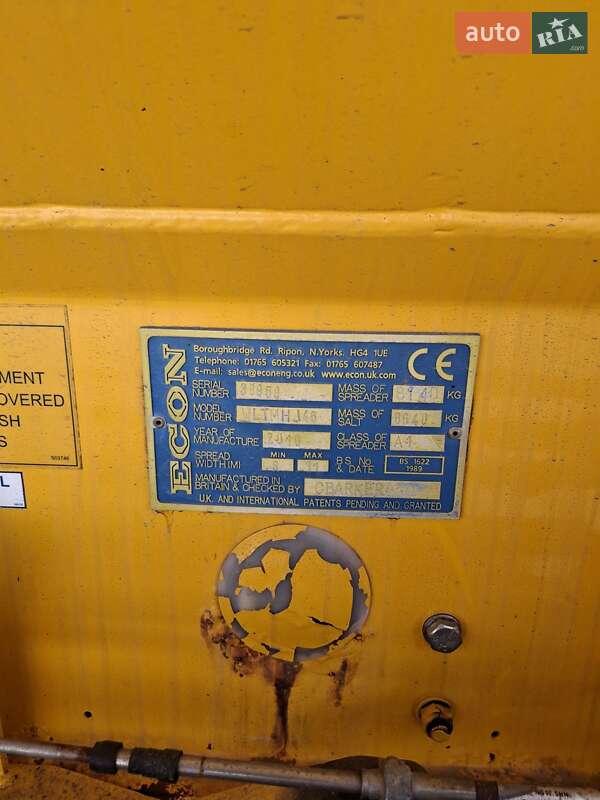 Пескоразбрасывающая машина Mercedes-Benz Axor 2010 в Львове