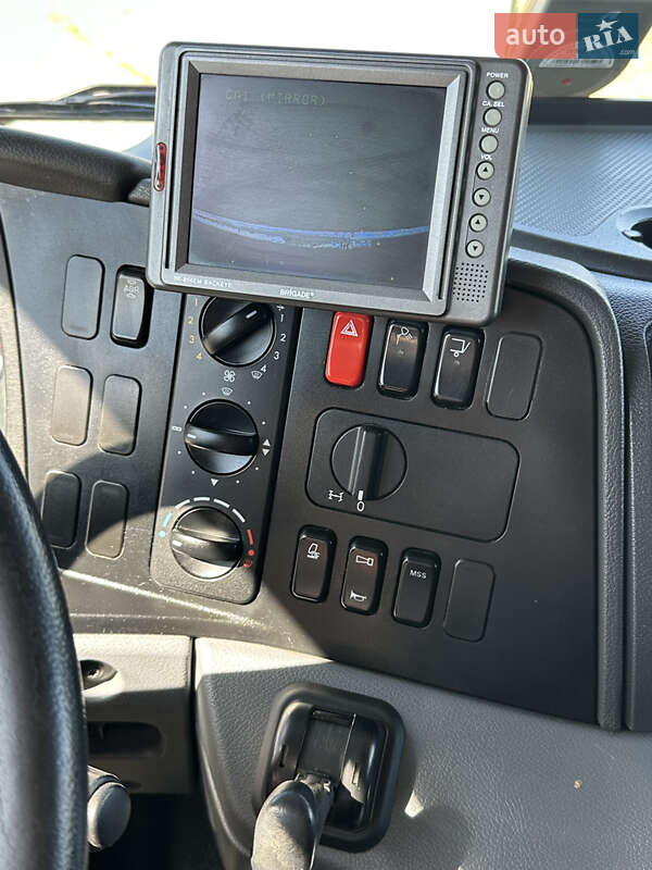 Вантажний фургон Mercedes-Benz Axor 2012 в Бучачі