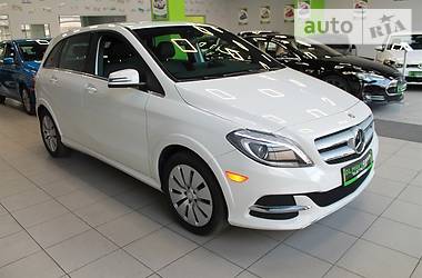 Хетчбек Mercedes-Benz B-Class 2016 в 