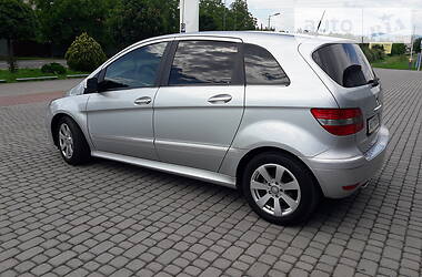 Хетчбек Mercedes-Benz B-Class 2010 в 
