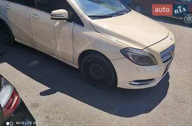 Хэтчбек Mercedes-Benz B-Class 2014 в Киеве