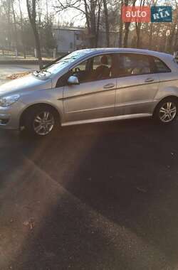 Хэтчбек Mercedes-Benz B-Class 2010 в 