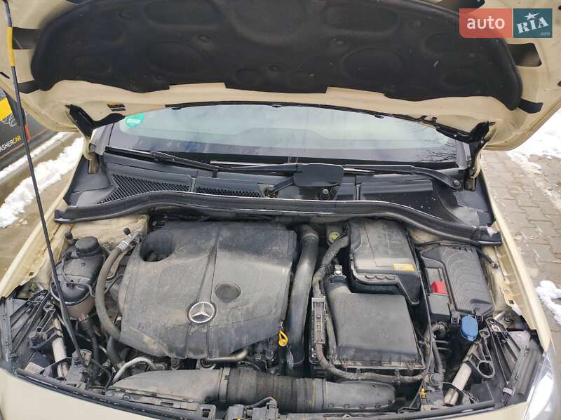 Хэтчбек Mercedes-Benz B-Class 2013 в Сходнице
