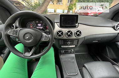 Хэтчбек Mercedes-Benz B-Class 2017 в Киеве