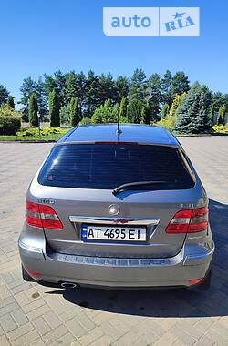 Хэтчбек Mercedes-Benz B-Class 2010 в 