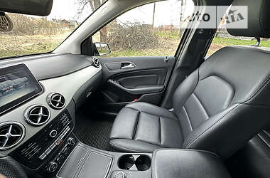 Хэтчбек Mercedes-Benz B-Class 2016 в 