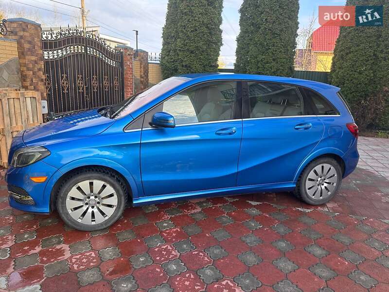 Хэтчбек Mercedes-Benz B-Class 2016 в Киеве
