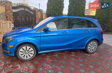 Хэтчбек Mercedes-Benz B-Class 2016 в 