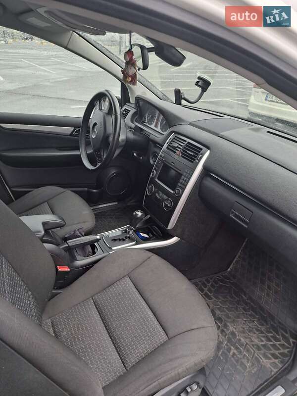 Хэтчбек Mercedes-Benz B-Class 2010 в Киеве фото 10 Хэтчбек Mercedes-Benz B-Class 2010 в Киеве