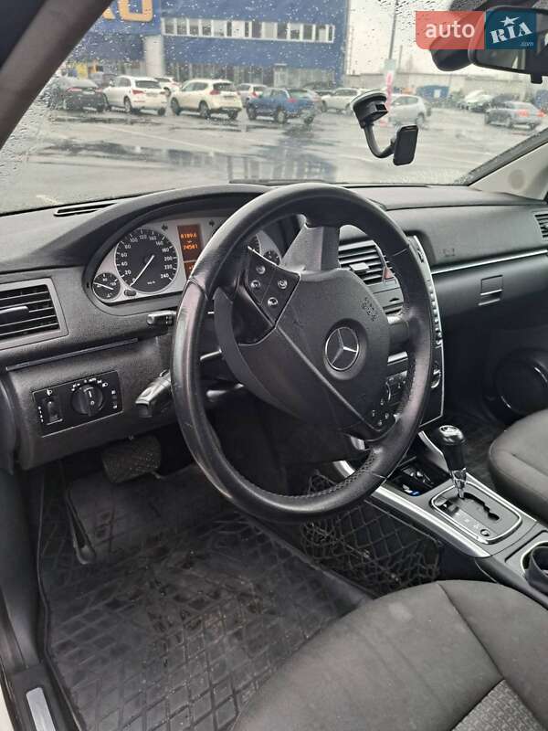 Хэтчбек Mercedes-Benz B-Class 2010 в Киеве фото 3 Хэтчбек Mercedes-Benz B-Class 2010 в Киеве