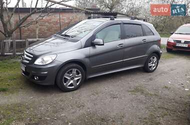 Хэтчбек Mercedes-Benz B-Class 2011 в 