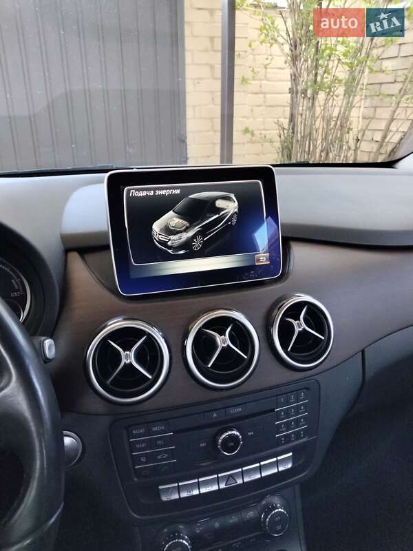 Хэтчбек Mercedes-Benz B-Class 2015 в Киеве