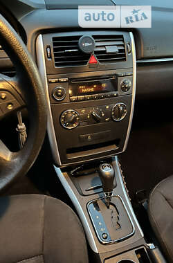 Хэтчбек Mercedes-Benz B-Class 2005 в 