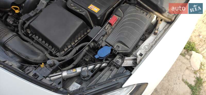 Хетчбек Mercedes-Benz B-Class 2014 в Чорноморську фото 5 Хетчбек Mercedes-Benz B-Class 2014 в Чорноморську